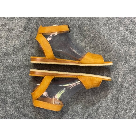 FRYE womens sandels size 8.5M Brown Nutral color Comfy Pre0owned - Picture 15 of 16